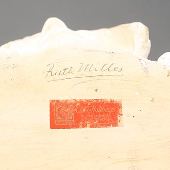 RUTH MILLES. Skulptur, gips, signerad.