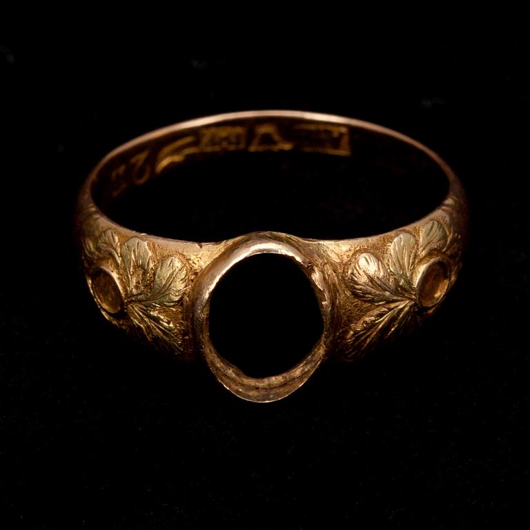 RING, guld 18K, Helsingfors, August Sjöholm, 1835. Vikt 5,9 g.