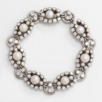 A.Tillander, a platinum necklace/bracelet, with brilliant-cut diamonds totalling approx. 6.72 ct and cultured pearls.