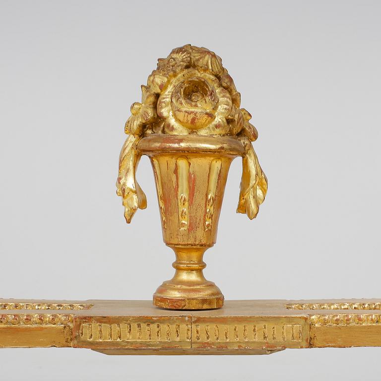 KONSOLBORD. Gustavianskt, 1700-talets slut.