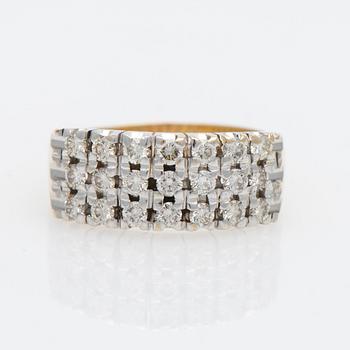 RING, briljantslipade diamanter, 14K guld. Helsingin Timanttipojat, 1999.