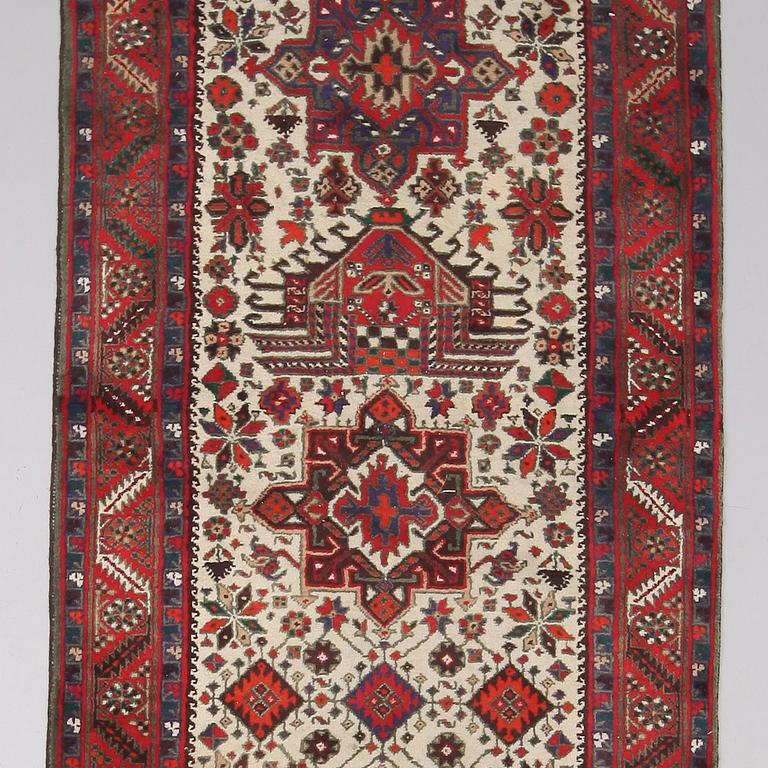 MATTA, orientalisk, galleri. Ca 102 x 460 cm.