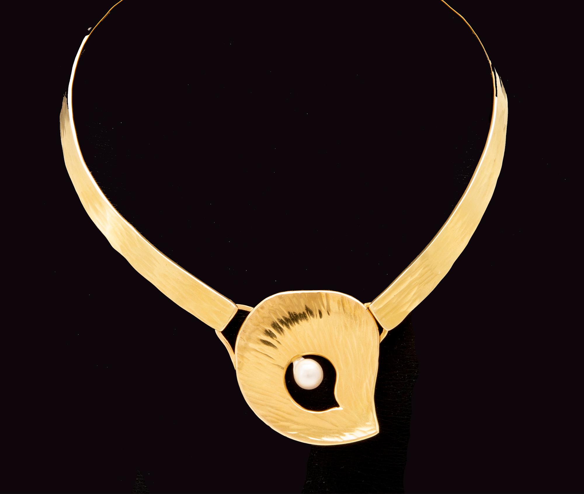 Elon Arenhill, halsband 18K guld och odlad pärla 1992.