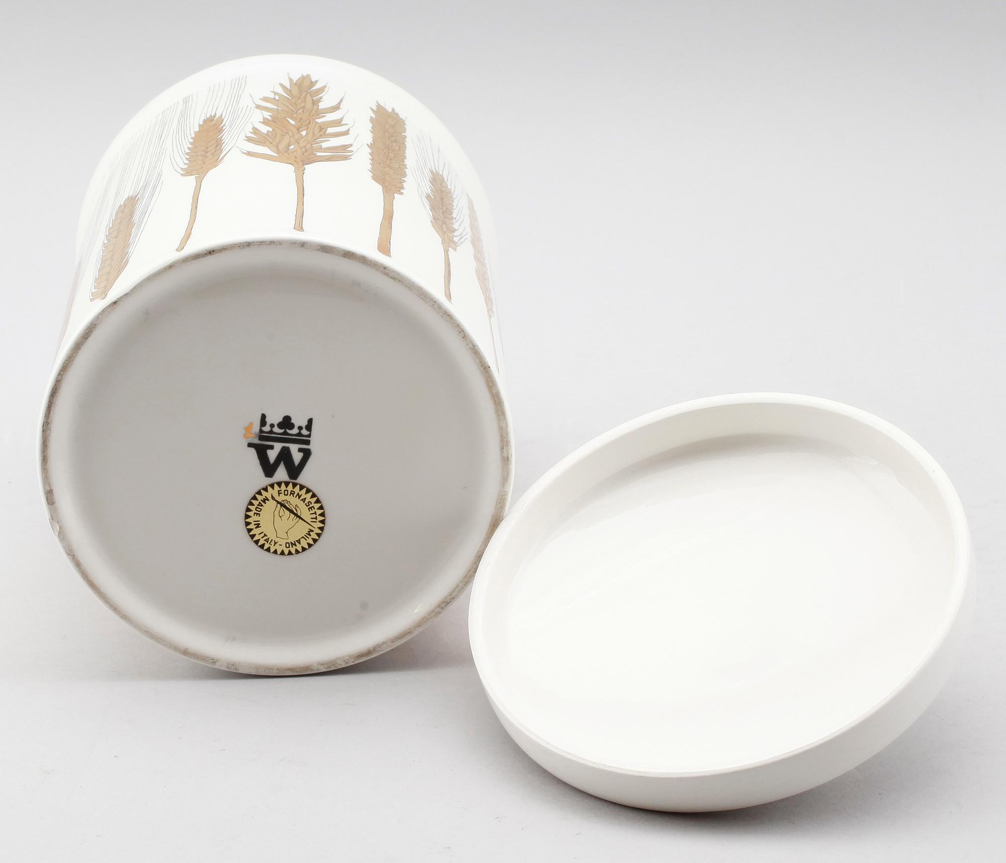 BURK MED LOCK, porslin, Fornasetti, Italien, 1900-talets andra hälft.
