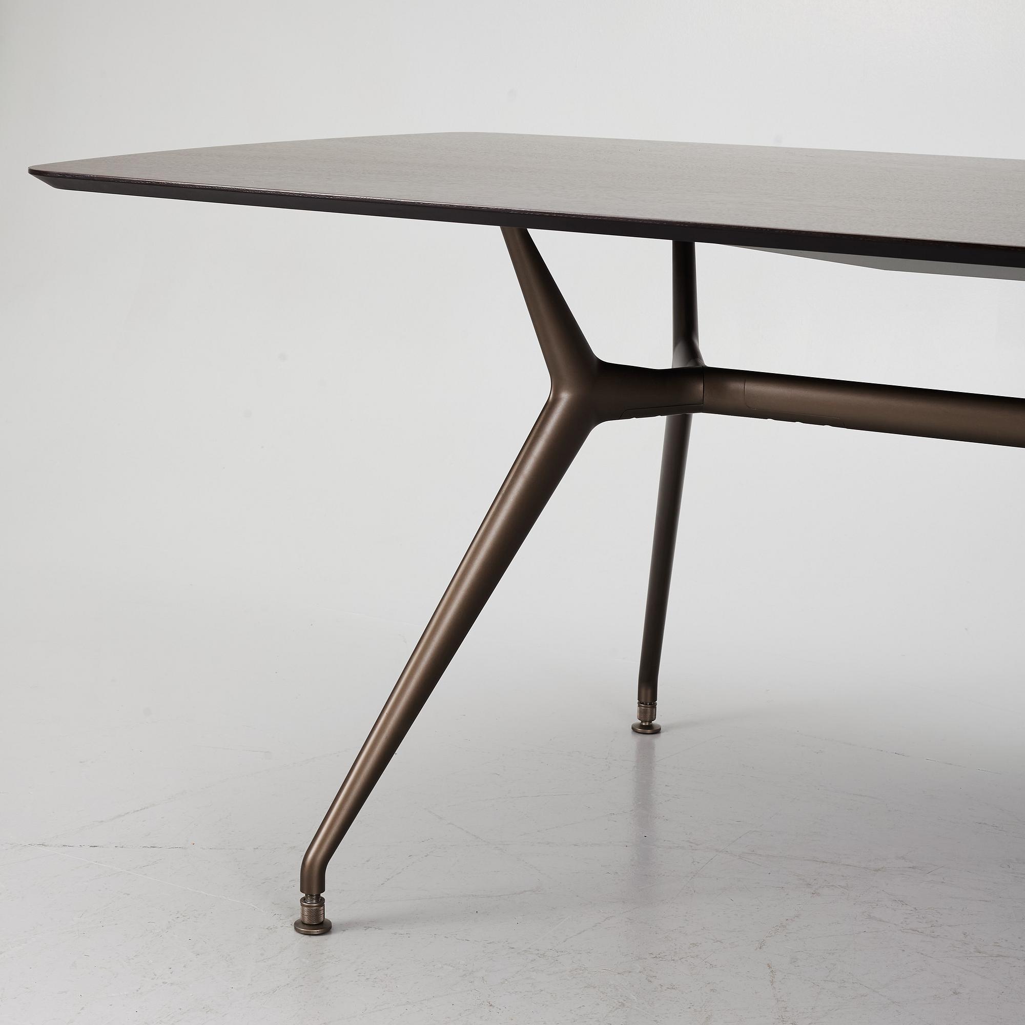 Giuseppe Bavuso, matbord, "Manta", Rimadesio, Italien.