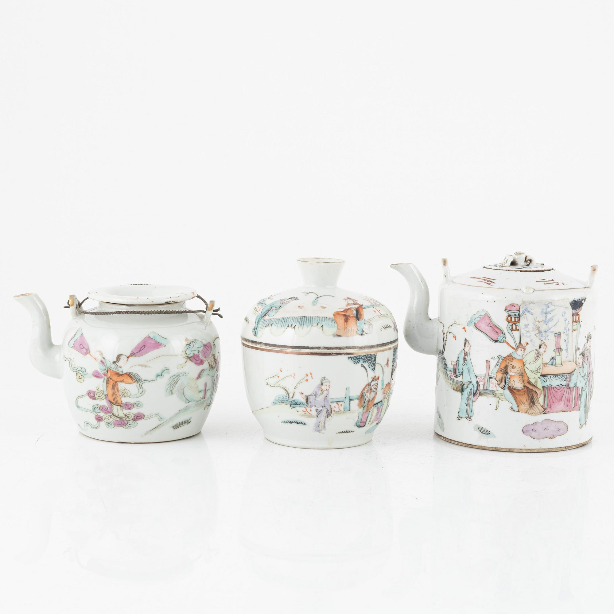 Tekannor, två stycken, burk med lock, porslin, Kina, 1800-tal.