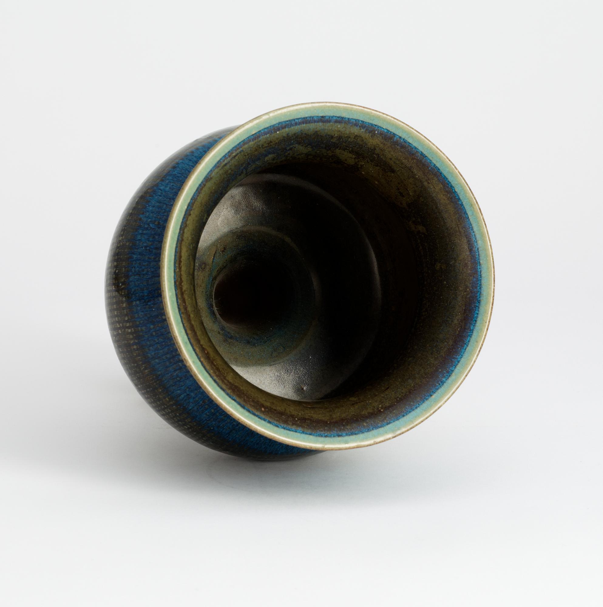 A Wilhelm Kåge 'Farsta' stoneware vase, Gustavsberg studio 1957.