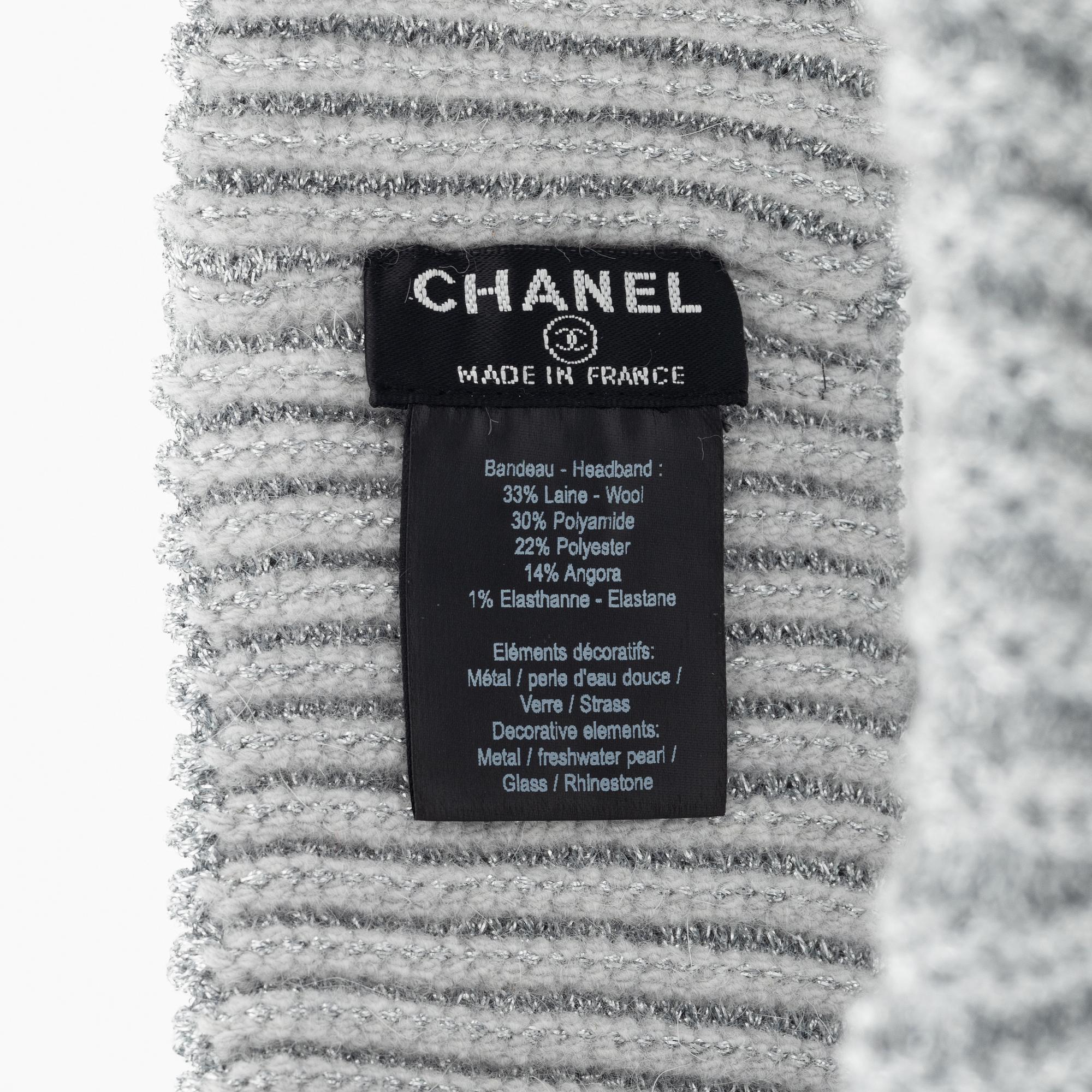 Chanel, a pearl, strass and rhinestone headband.