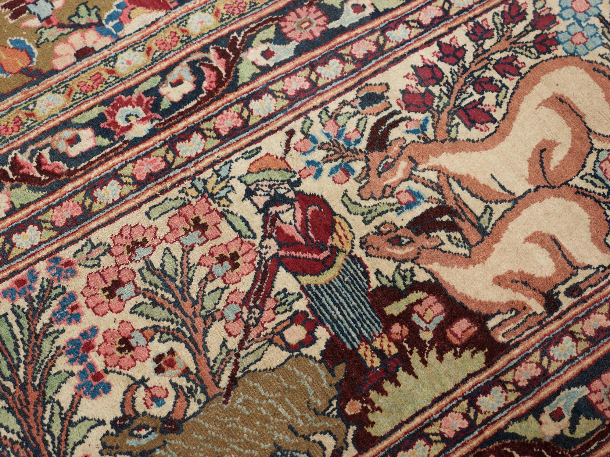 ANTIQUE KERMAN FIGURAL. 641,5 x 403 cm.