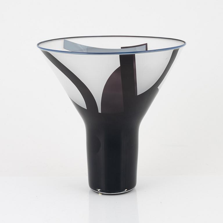 Klas-Göran Tinbäck, a unique vase, executed in his own studio, 1996.