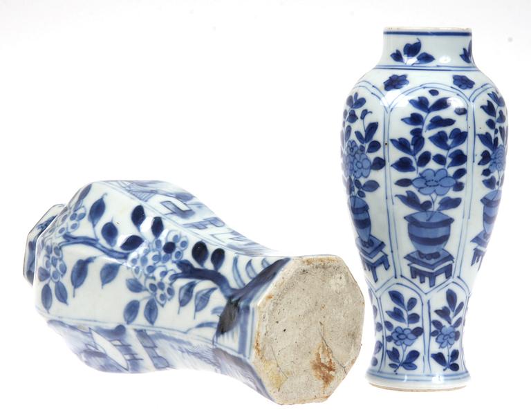 VASER, 2 st, porslin, Kina, Kangxi 1662-1722.