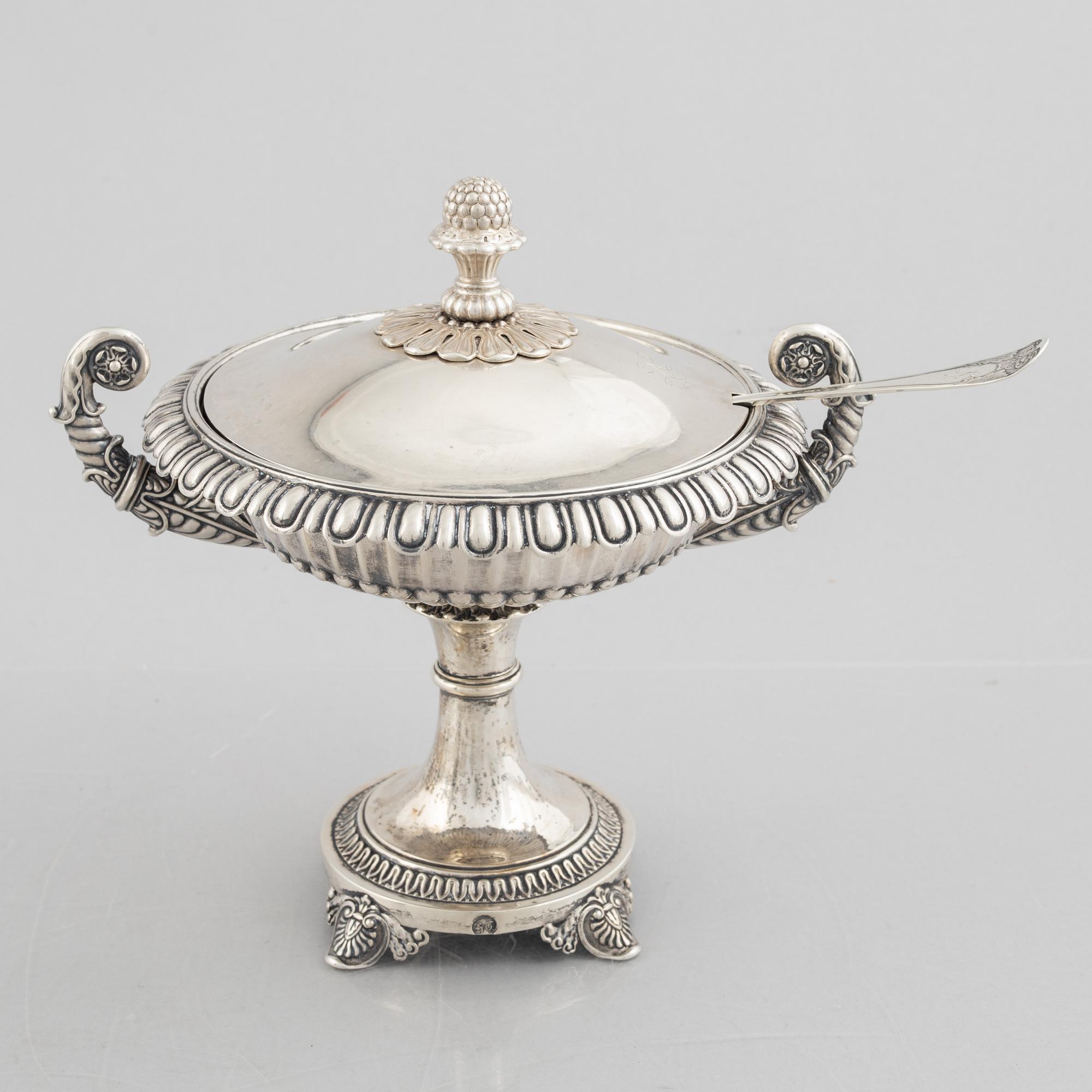 A Swedish silver sugarbowl, marks of Adolf Zethelius, Stockholm 1834.