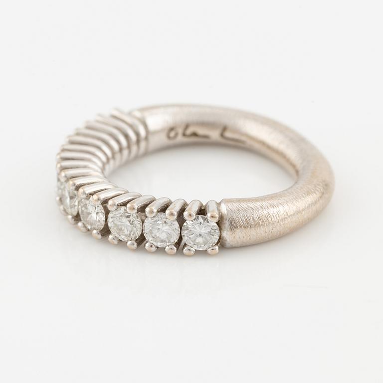 Ole Lynggaard, ring, 18K white gold with brilliant-cut diamonds.