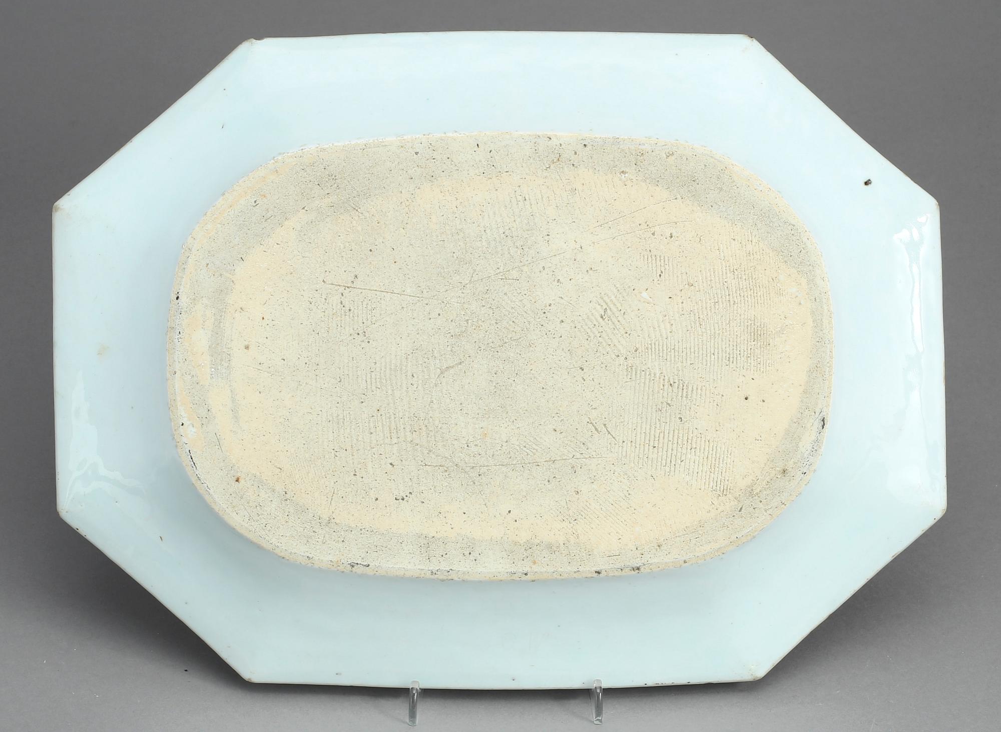 STEKFAT, porslin, Kina, Qianlong (1736-1795).