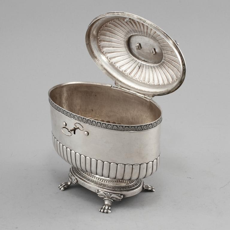 SOCKERSKRIN, silver, empire, Anders Lundqvist, Stockholm 1832. Vikt 828 g.