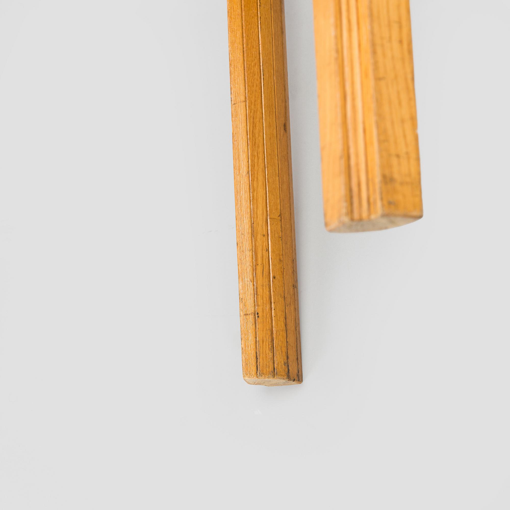 Alvar Aalto, jakkara, mallli X 602, O.Y. Huonekalu- ja Rakennustyötehdas A.B. 1900-luvun puoliväli.