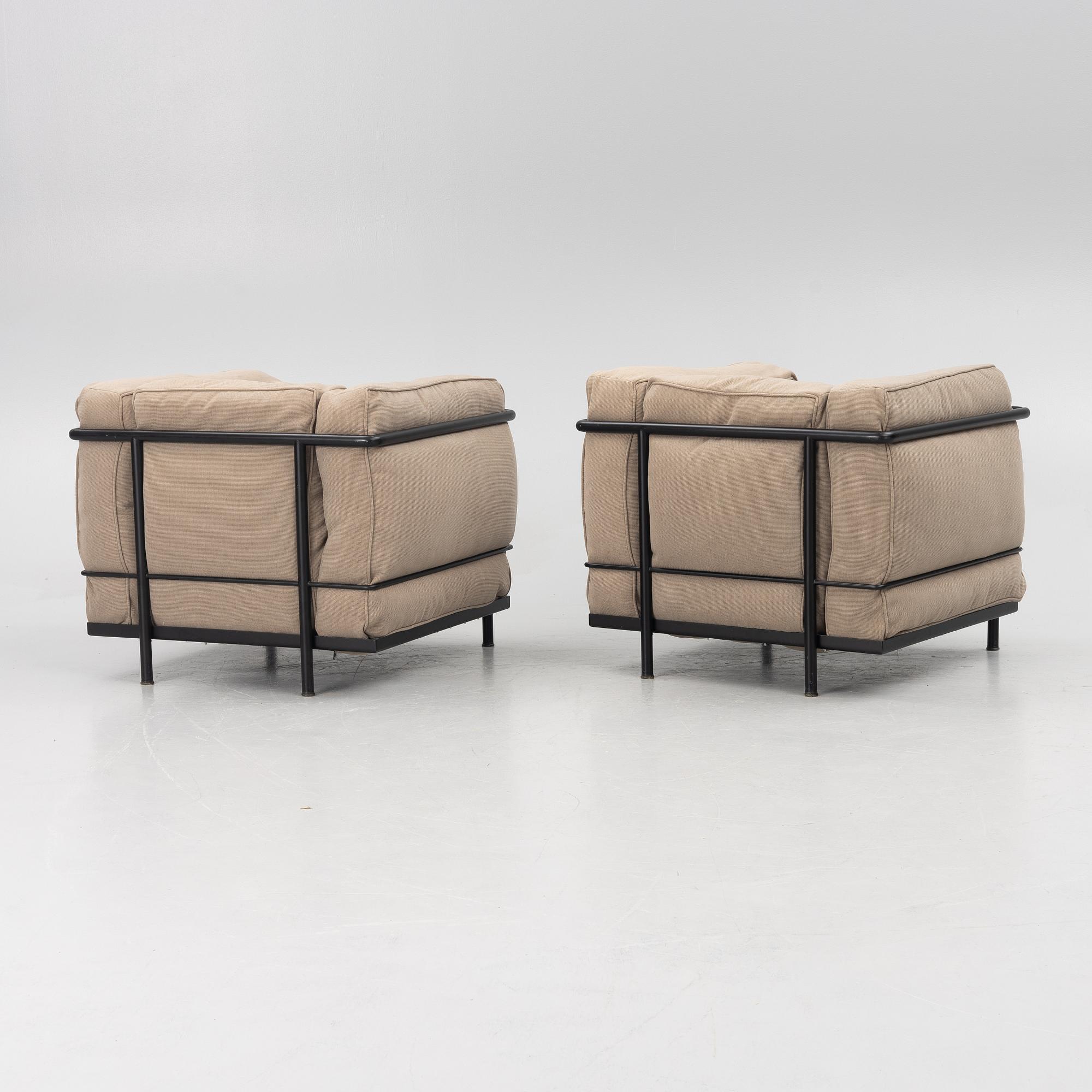 Le Corbusier, Charlotte Perriand & Pierre Jeanneret, fåtöljer, ett par, "LC3", Cassina, 2006.