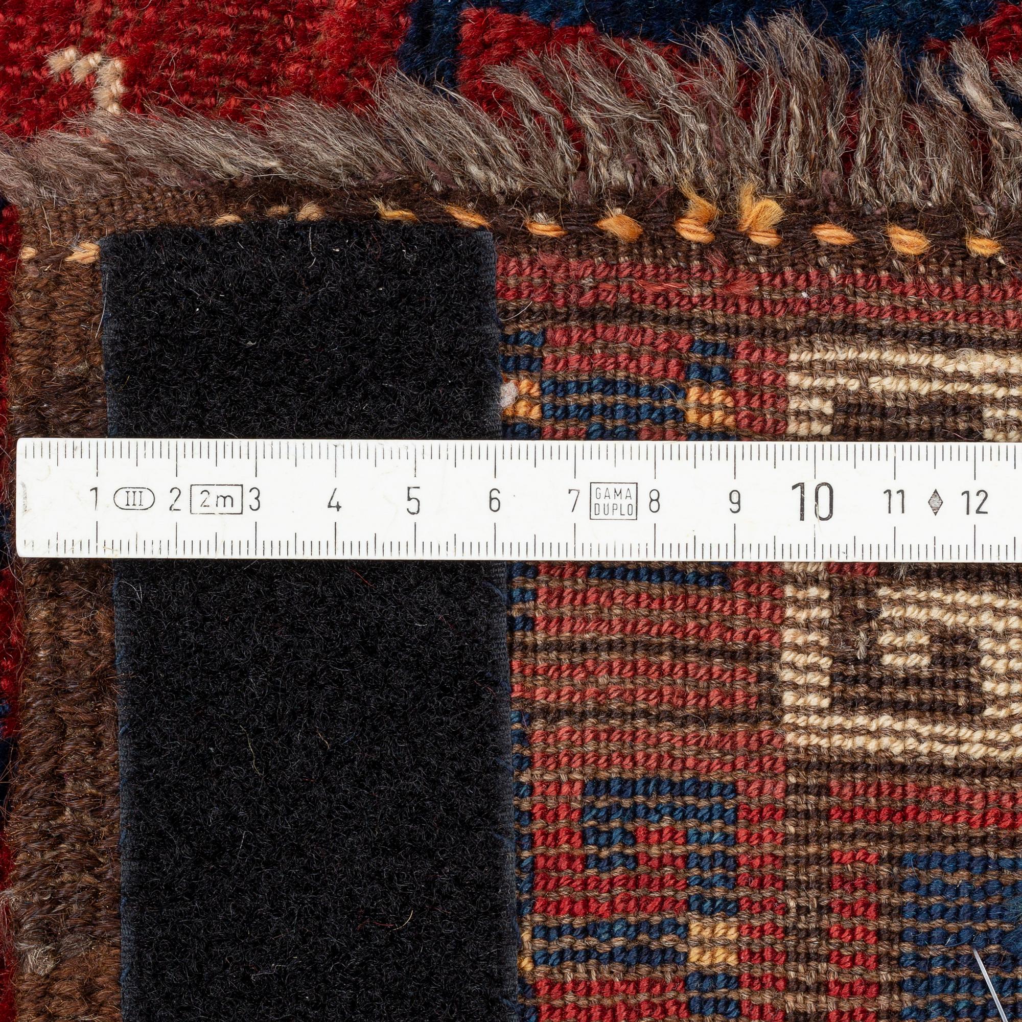 Ensi antik Beshir, ca 212 x 136-142 cm.