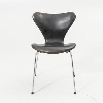 Arne Jacobsen, Chair, “Series 7”, Fritz Hansen, Denmark.