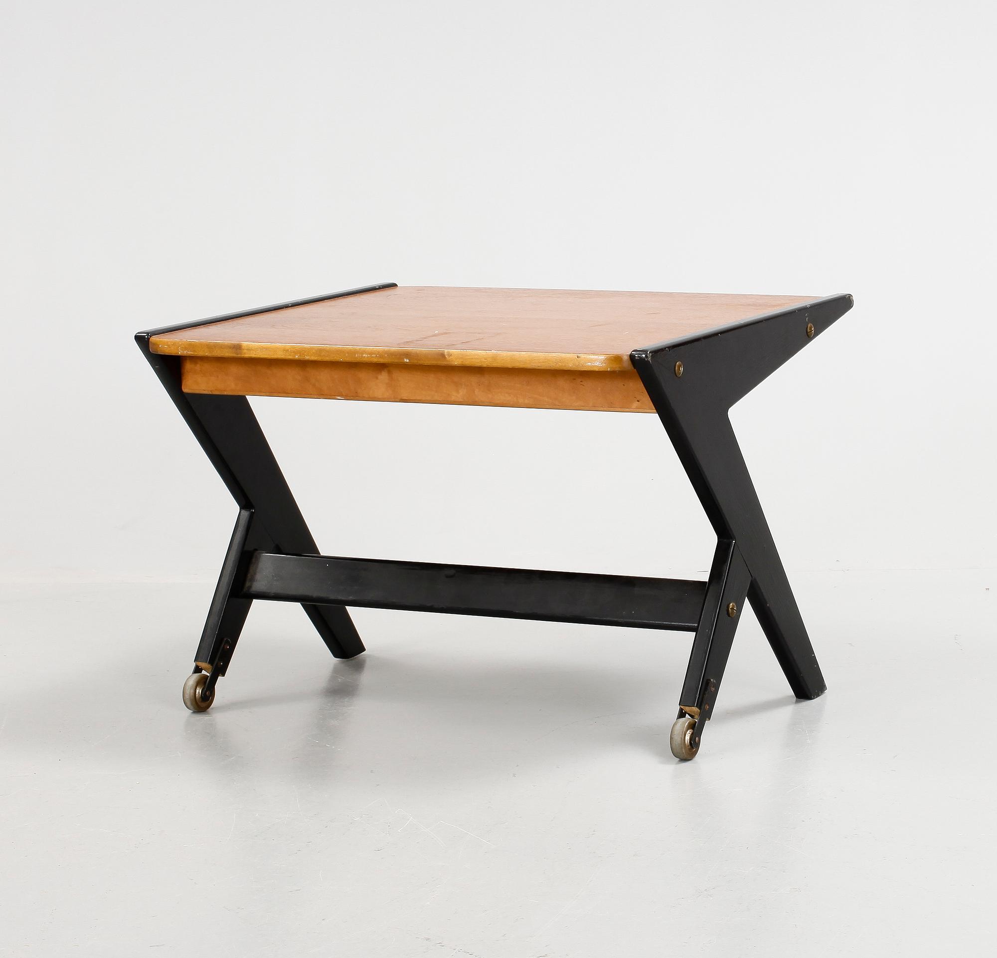 SOFFBORD, trol. Bengt Ruda, NK, 1900-talets mitt.