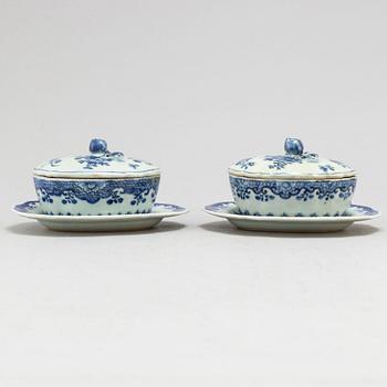 Two blue and white tureen with cover and dish, Qing dynasty, Qianlong (1736-95).