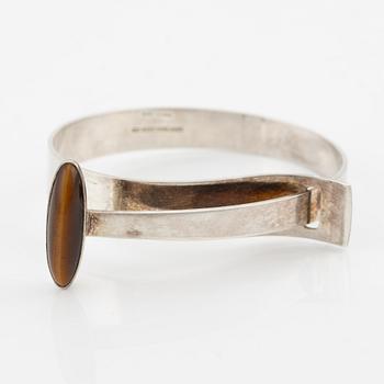 Elis Kauppi, arm ring, sterling silver with tiger's eye.