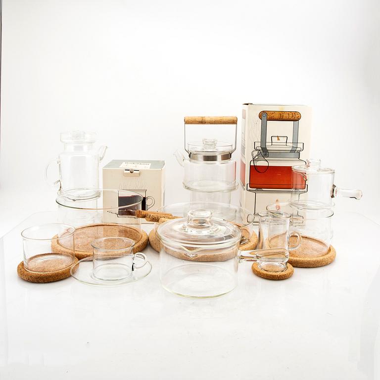 Signe Persson-Melin, a set of 16 pcs of "Boda Nova-serie", fireprooof glass and cork, 1970s.