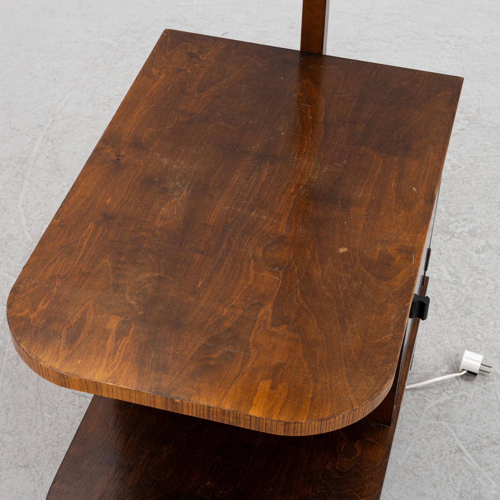 Bord med lampa, funkis, 1930-tal.
