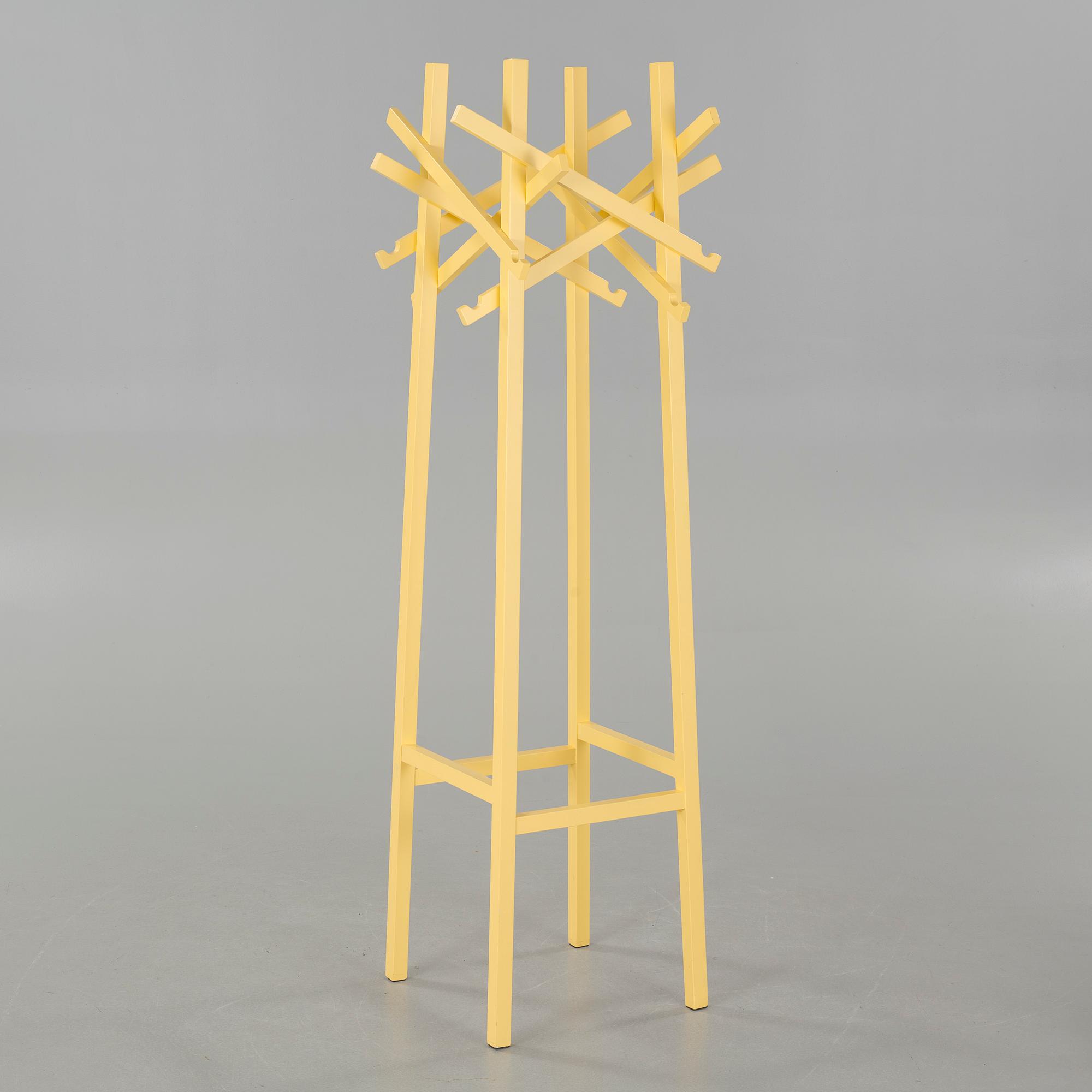 GABRIELLA GUSTAFSON & MATTIAS STÅHLBOM, klädhängare, "Nest", Karl Andersson & Söner, 2000-tal.