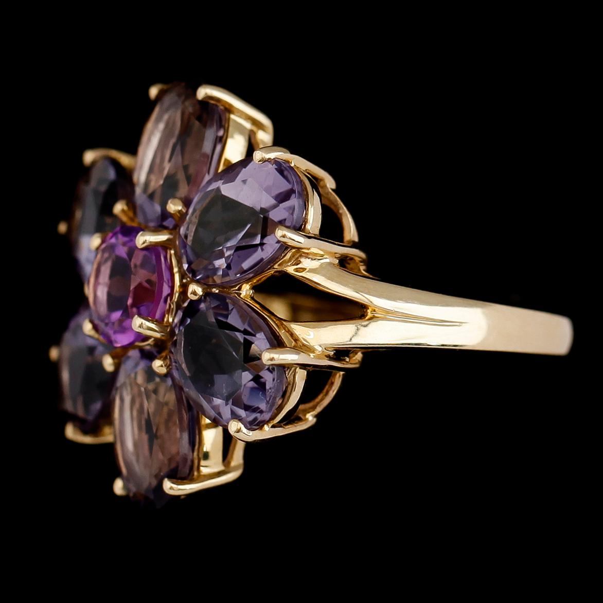 RING, 14 k guld, lilatonad kvarts och ametister.