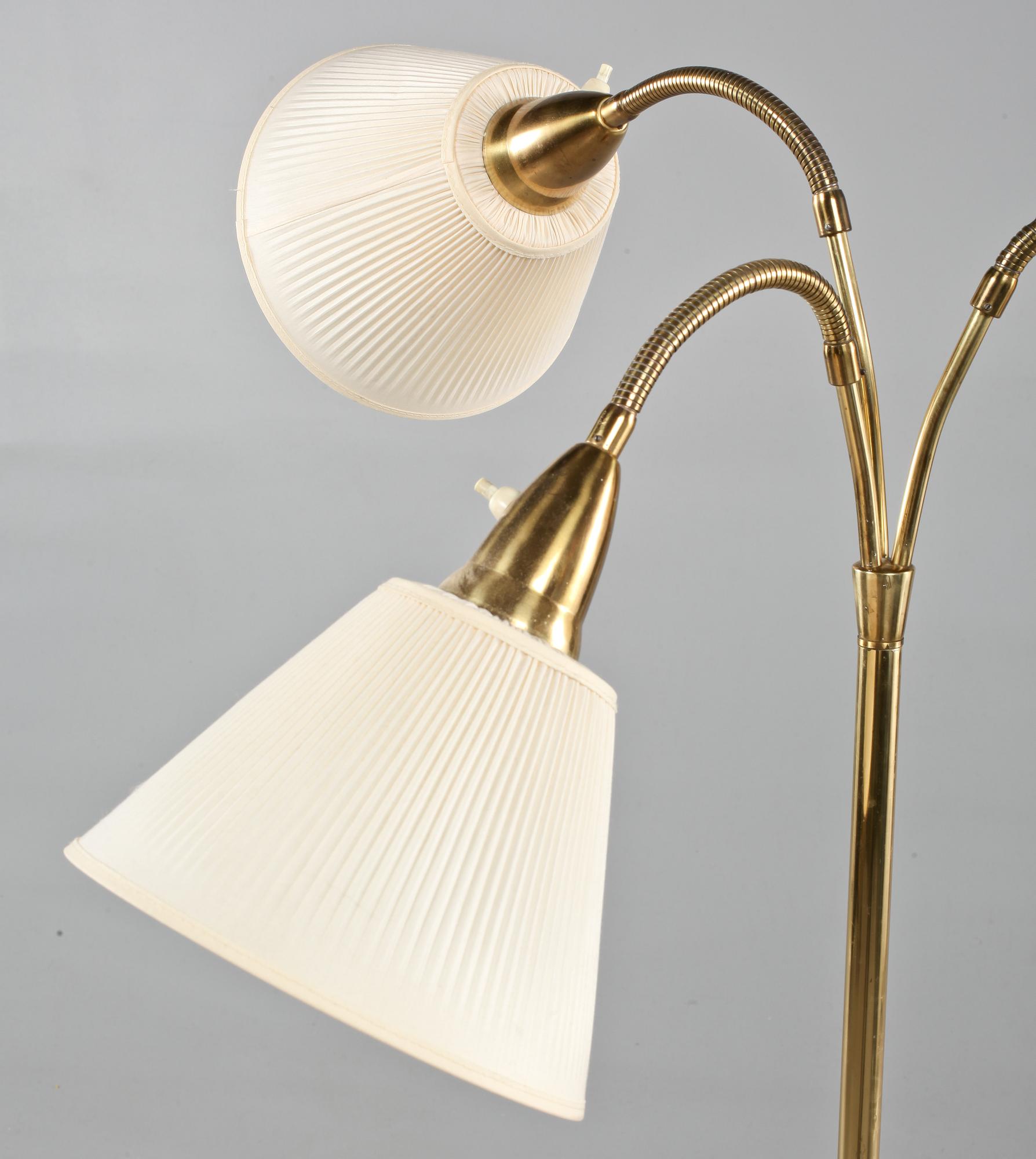GOLVLAMPA, 1900-talets andra hälft.