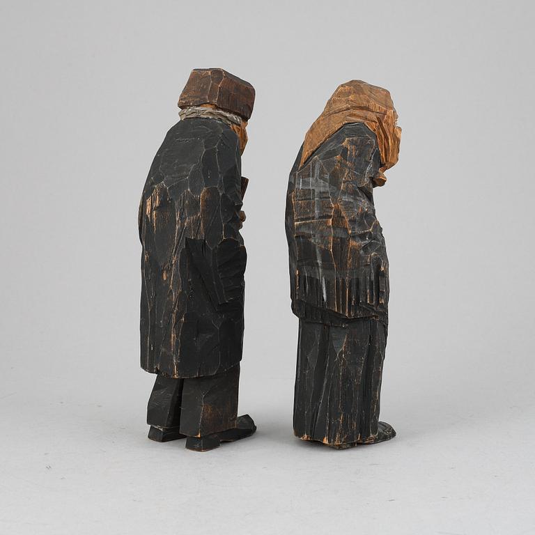 Unknown artist 20th Century, sculpture. A pair. Unsigned. Height 24.5 cm and 24 cm.