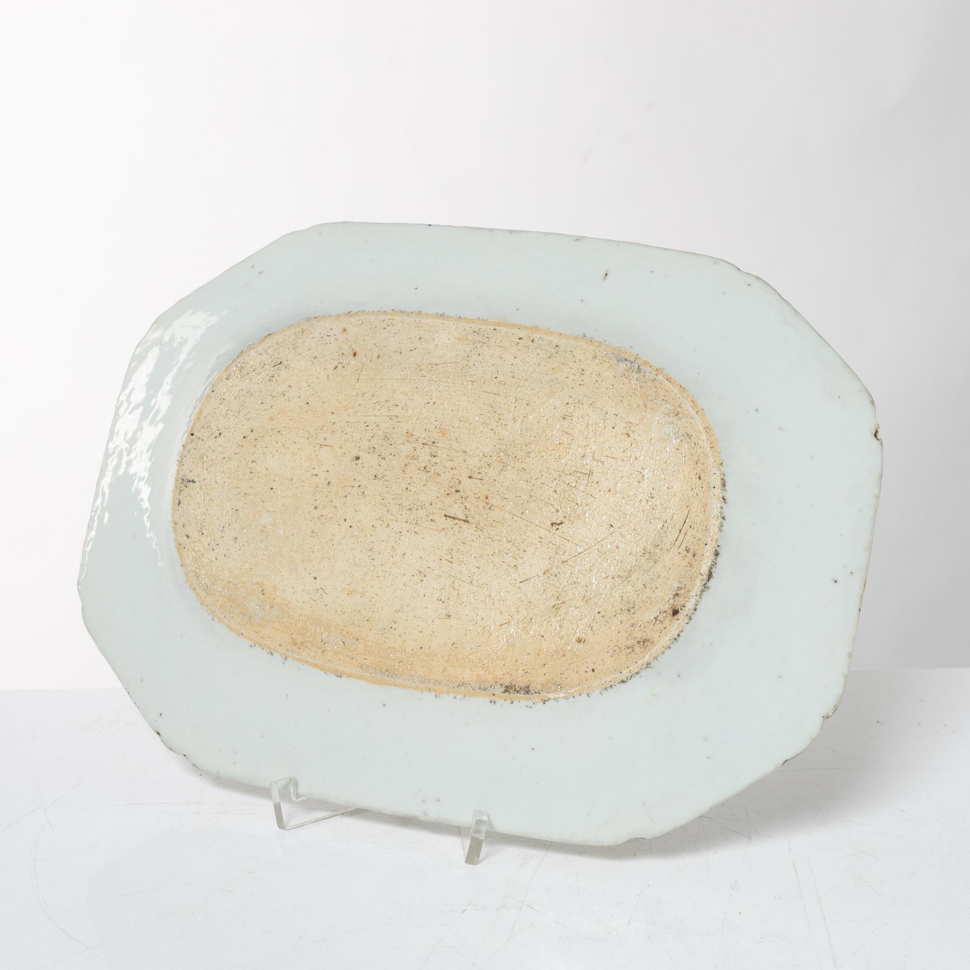 Tedosa och stekfat, kompaniporslin, Kina, Qingdynastin, 1700-tal.