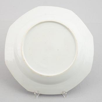 A group of six blue and white dishes, Qing dynasty, Qianlong (1736-95).