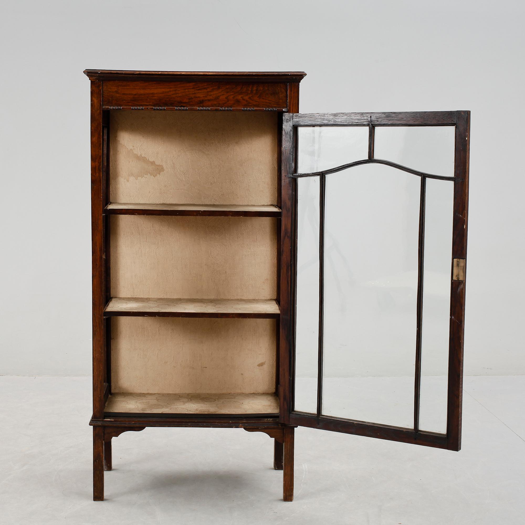 VITRINSKÅP, England, sent 1800-tal.