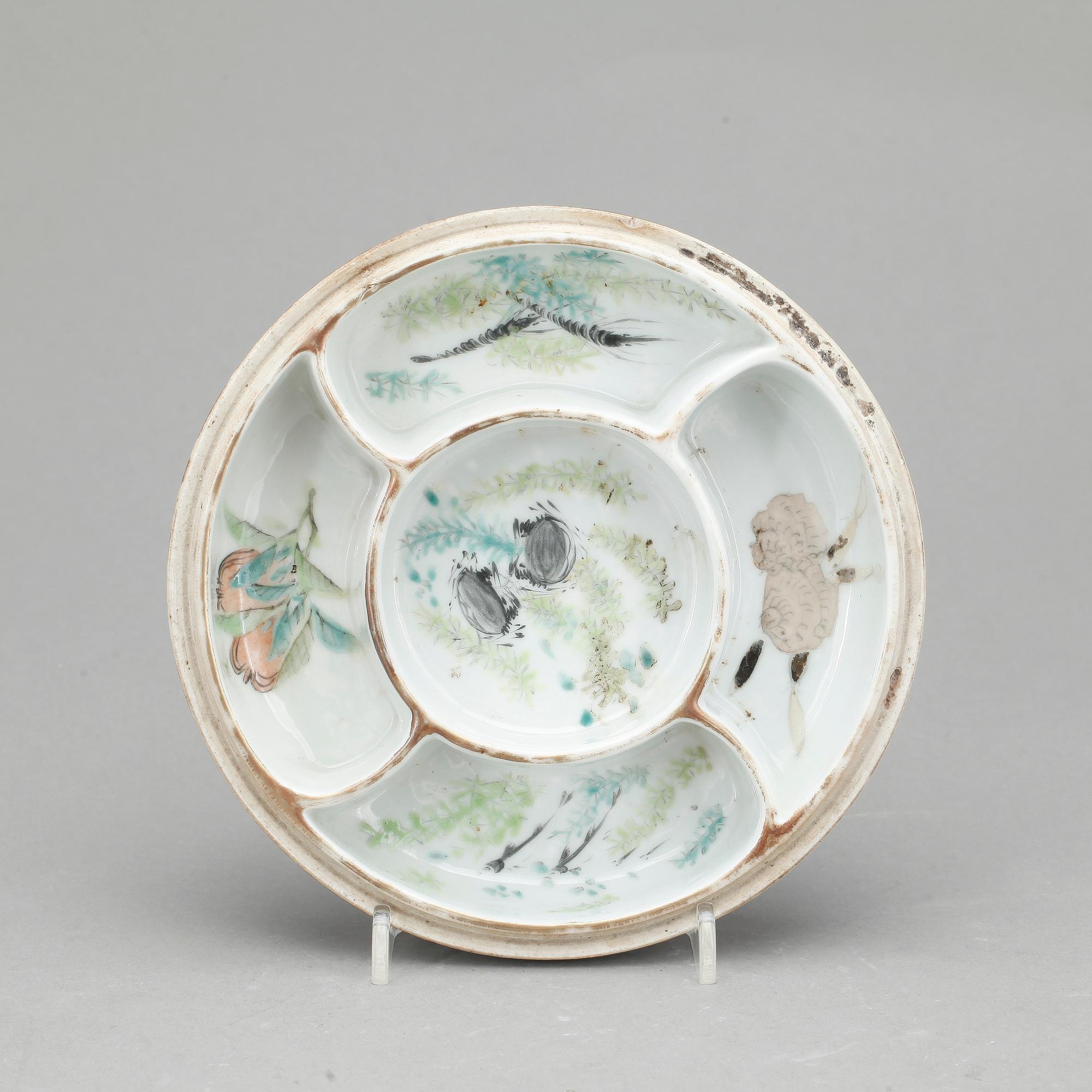 SKÅL MED LOCK. Porslin, Kina, 1800-tal.