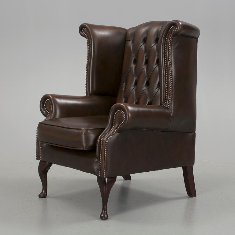 ÖRONLAPPSFÅTÖLJ, Chesterfieldmodell, 1900-talets slut.