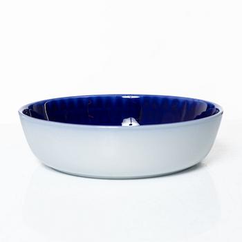 Stig Lindberg, a 39-piece 'Blå husar' creamware dinner service, Gustavsberg.