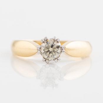 Brilliant cut diamond solitaire ring.