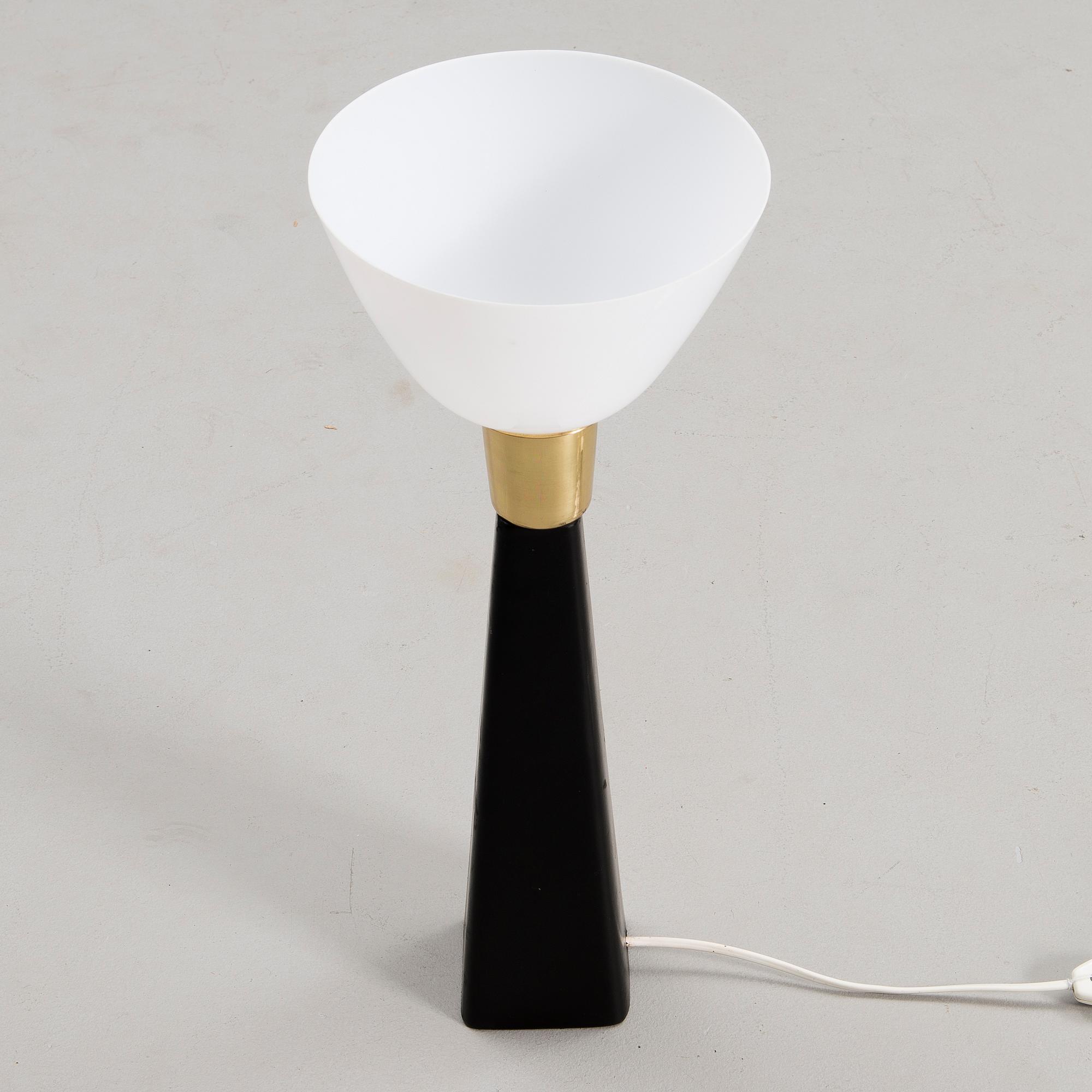 LISA JOHANSSON-PAPE, BORDSLAMPA. Tillverkare Orno. 1960-tal.