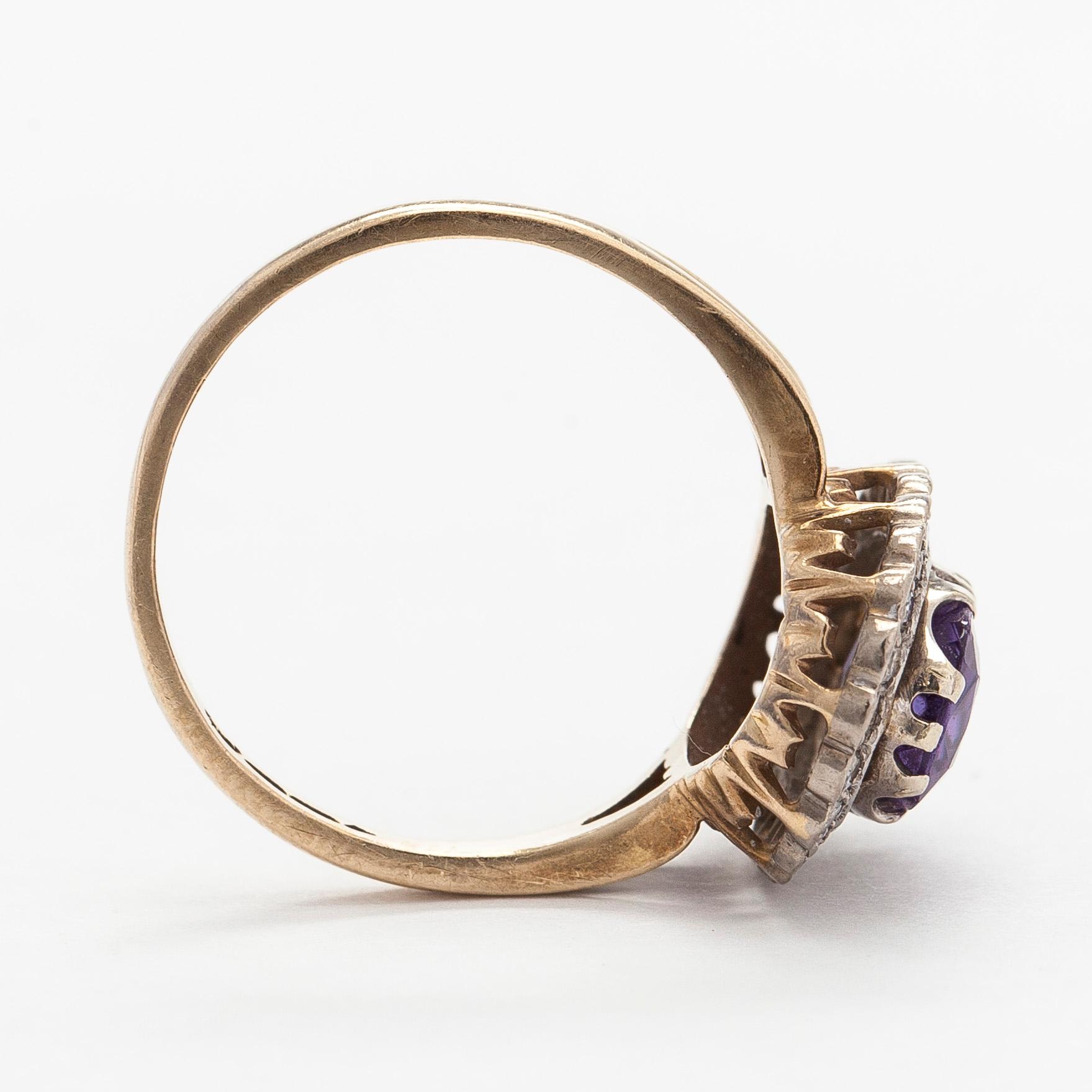 Ring, 14K guld, diamanter, syntetisk korund.