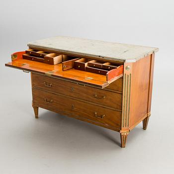 A SWEDISH GUSTAVIAN CHEST OF DRAWERS,  18th century, Stockholm quality work.