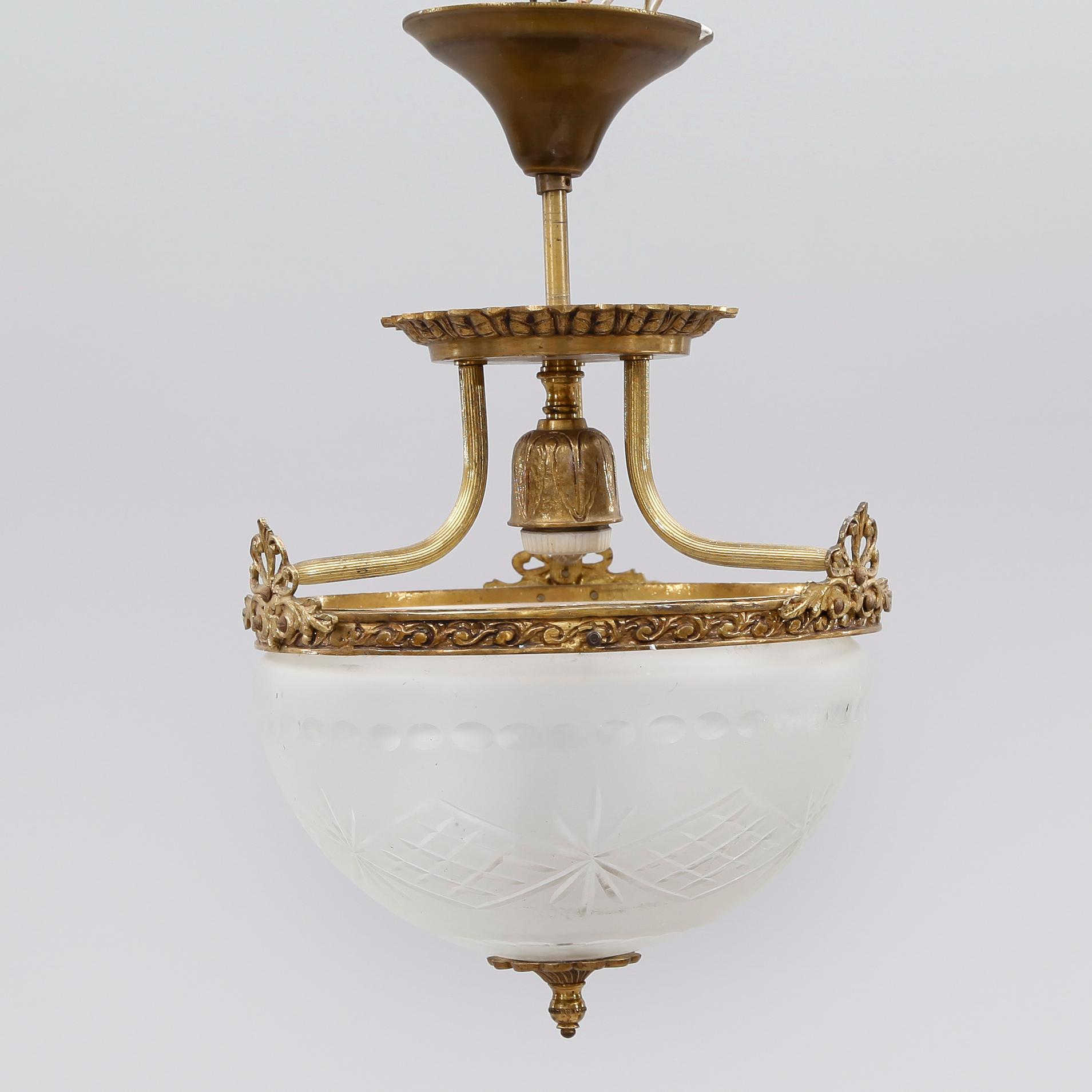 TAKLAMPA, gustaviansk stil, 1900-tal. Höjd 42 cm.