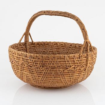 A root basket, 19/20th century.
