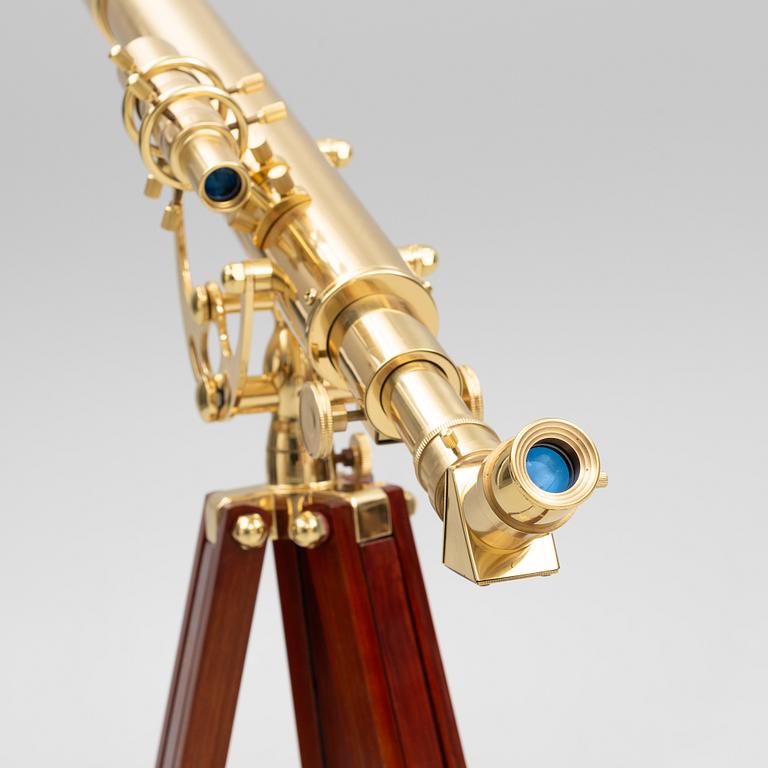 A Harbormaster telescope, 21st century.