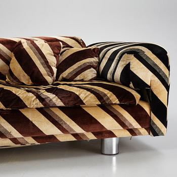 John Homes, sofa, 'Diplomat' HK Furniture England, 1970's.