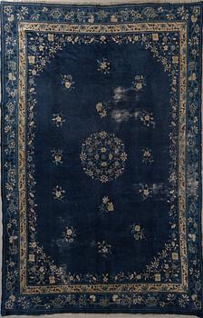 MATTA, semiantik, Kina, ca 342 x 269 cm.