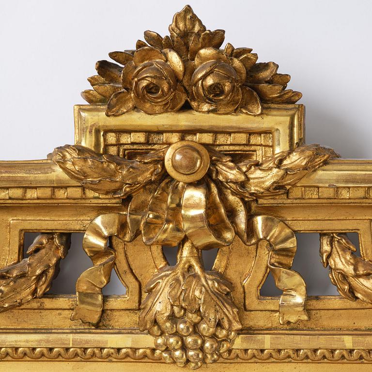 A Gustavian mirror.