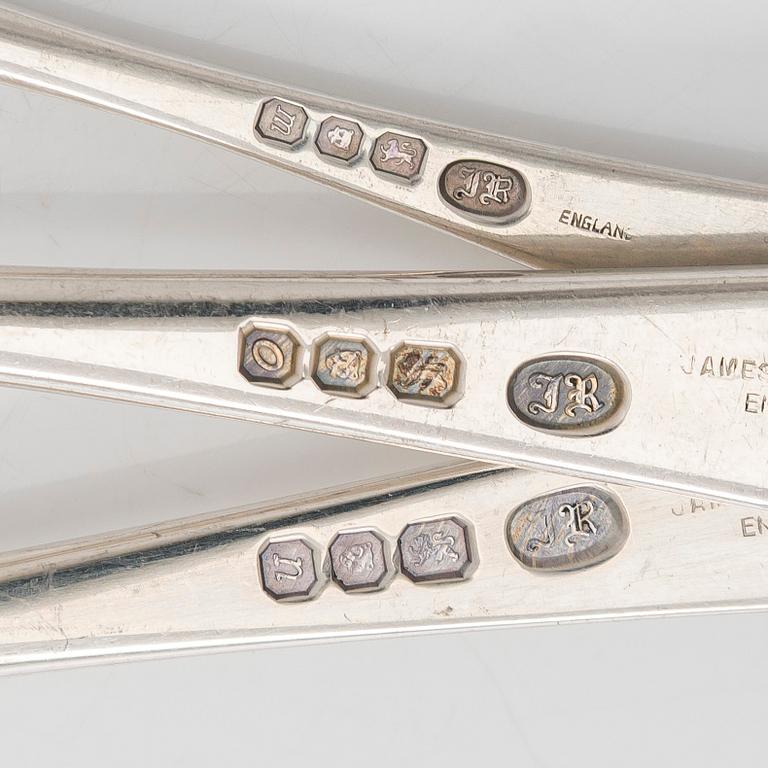 James Robinson, A 99-piece Shell Pattern sterling silver cutlery service, London 1968.