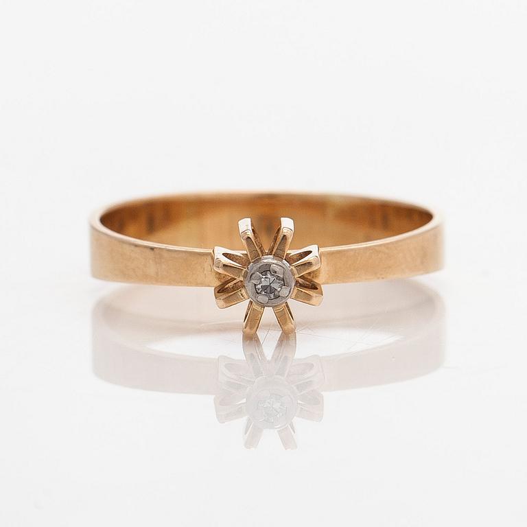 Elis Kauppi,  a pair of earrings and ring, 14K gold and diamonds. Kupittaan Kulta, Turku.